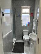 Cosy SmartSmall Double Room in Keedonwood Road Bromley