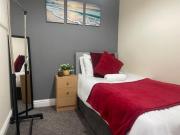 St Annes Apartment 4 - Sleeps 6 - Free Parking