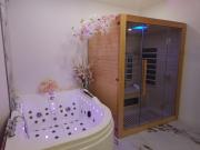 Prestige HOME SPA apartments with luxury JACUZZI, SAUNA, MASSAGE CHAIR, HIMALAYAN SALT WALL and Prosecco!