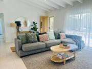 Cosy Beach House - Near Hot Springs.