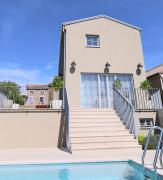 Villa Volare Cantare with 2 br, a heated pool and panoramic view near Buje, Istra