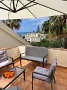 STYLISH TOWNHOUSE IN BEACHFRONT COMPLEX