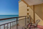 Ocean Front 1BR - Caravelle 1036