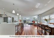 Art House on Anson - Artistic Haven, Spa, Pets