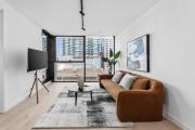 Sleek City Living: 1BR Retreat Apt CBD Wi-Fi Yoga