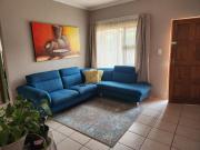 KwaSihle on Boundary is a charming 2 bedroomed unit that accommodates 4 people, situated in a peaceful and secure estate.