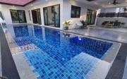 Experience perfect swimming pool water at Royal Park Village - Walk to the Beach - 6 people - max 3 males