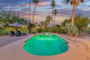 Olive Tree Retreat - Heated Pool, Patio & Privacy