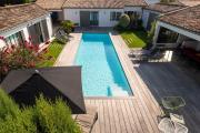 Superbe maison darchitecte autour de sa piscine chauffée