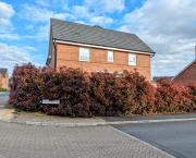 Modern Comfy 3 Bed Home - Free 2 space driveway and free road parking