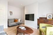 Spacious 4 bedroom home - sleeps 8