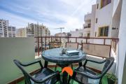 #149 Rocha Apartment by Home Holidays