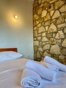 Ambelas Guest Rooms 2
