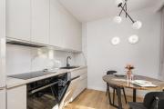 Modern & Trendy Studio Winiarska with Parking by Renters