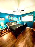 Family Friendly Downtown Home - Private Yard & Grill - Location, Location, Location!