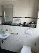 Ferienwohnung mit Fußbodenheizung nahe Messe, gratis Parkplatz und Abstellplatz E - Bike