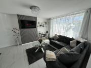 Modern 3-Bed Hideaway Near Westgate With Parking