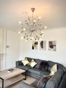 Private Parking, Urban Comfort & City Haven