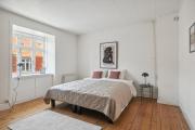 Come Stay - 2BR Sophisticated Urban Retreat