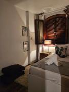 Aconchegante suite privativa com garagem, piscina e sauna