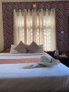 Top Sauraha