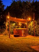 Vrijstaande 6 persoons Bungalow hottub en pizzaoven op vakantiepark