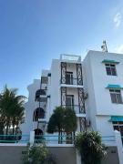 Apartment with sea view in Blue Bay, 125 m², near beach