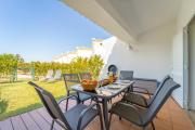 Villa Periquito 2BD Pool Fast WiFi AC Garden