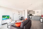 Modern 3 Bedroom Manchester Apartment