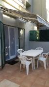 Karina, to the beach with terrace and private parking