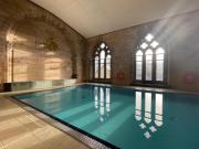 The Classrooms, Loch Ness Abbey - 142m2 Lifestyle & Heritage apartment - Pool & Spa - The Highland Club - Resort on lake shores