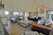 HIGH TIDE- LUXURY DEATCHED BUNGALOW- Sleeps 10 or 12 - Annexe option
