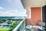 Coconut Grove Beauty 1 bedroom Bayview Condo with Free Parking