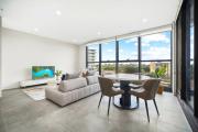 Spacious 2Bedroom Apt in Homebush