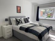 Birmingham - 4BR - Sleeps 9 - Parking - Garden Birmingham - 4BR - Sleeps 9 - Parking - Garden