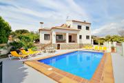 Maite - spacious villa with views and private pool in Calpe