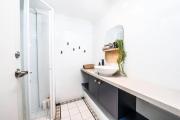 CBD Sydney - KING Suite Sussex St 2 Room 1 Parking