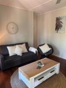 Cosy Town House, Sleeps 8 people