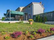 Dora Comfortable holiday residence