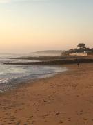 Maison de pêcheur au pied de la plage