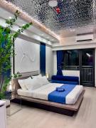 Deluxe Executive Corner Unit in Makati