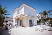 Top Paralimni