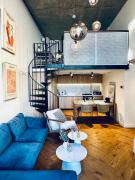 Luxury Docklands Loft 2B1B River view & Free parking