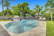 Yehudas Tropical Villa with Heated Infinity Pool Yehudas Tropical Villa with Heated Infinity Pool