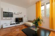 2B Apartment Castegner with garden & free parking