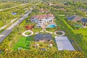 8BR villa w big backyard gameroom
