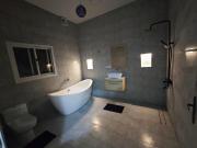 شقة أرضية واسعة بحمام واسع ومدخل خاص شقة أرضية واسعة بحمام واسع ومدخل خاص