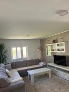 Rudnička oaza mira, kuća u podnožju Ostrvice