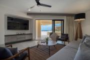 Unit 150- Casa Kelly - OCEANFRONT Fully Renovated