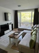 Лятно студио